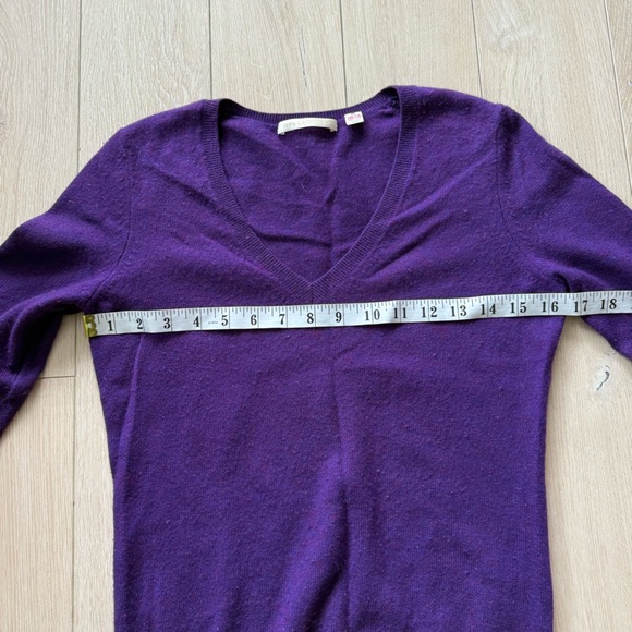Uniqlo 100% Cashmere V-Neck Sweater in Purple Heather Women’s Size XS - Picture 4 of 9